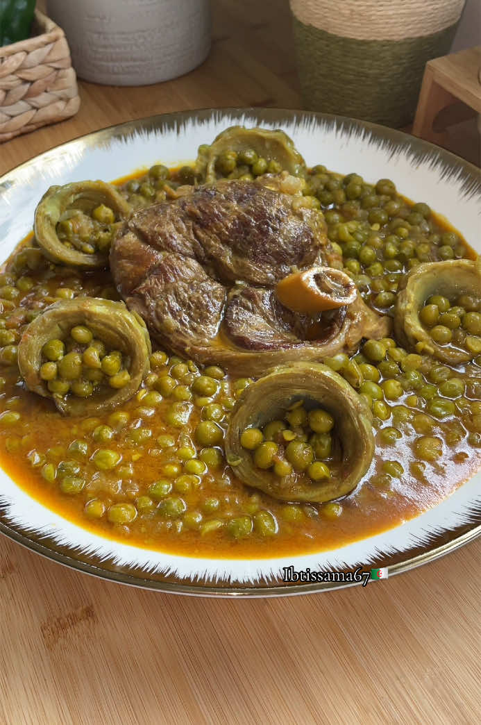 Traditional Algerian dishes :🇩🇿 فكرة غذاء او عشاء اطباق بلادي : المرقة باللحم الغنمي والجلبان والقرنيع ( ندرومة _ تلمسان) 😋 Sauce à l’agneau, petits pois 🫛 et artichauts #عشاء #غذاء #اطباق #بلادي #الجزائر #🇩🇿 #وصفات #وصفات_سهله #طبخ #جزائري🇩🇿 #طعام #ندرومة #تلمسان #وهران #مطبخي #طبخ_جزائري  #cuisine #algerienne #plat #algerie #petitpois #artichaut #agneau #viande #tagine #nedroma #tlemcen #oran #ghazaouet #maghnia #alger #marseille#فرنسا🇨🇵_بلجيكا🇧🇪_المانيا🇩🇪_اسبانيا🇪🇸 #CapCut 