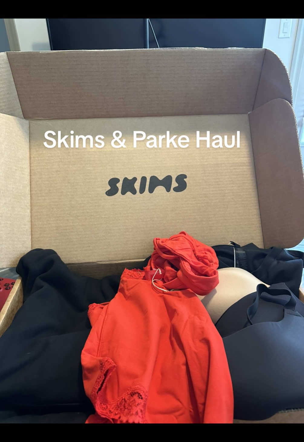 Shopping problem with @SKIMS and @the fashion foundation ! Should I order anything else 👀 #fyp #haul #skims #parke #clothing #clothinghaul #summerfinds #shopping #shoppinghaul #for #foryoupage 