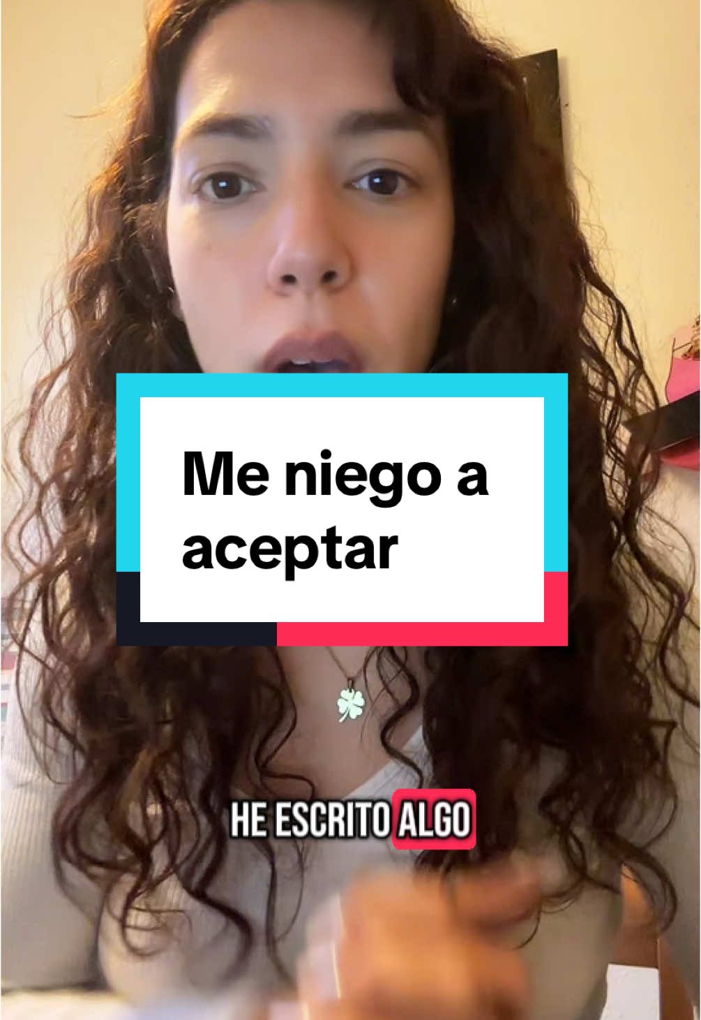 Hoy estaba mirando los que pasa en Palestina , lo que pasa en Somalia , lo que pasa en Afghanistan. Lo que pasa en la esquina de mi casa cuando alguien pide ayuda y la única que sale a socorrer soy yo. Me niego a aceptar que estemos dormidos. Simplemente me niego 