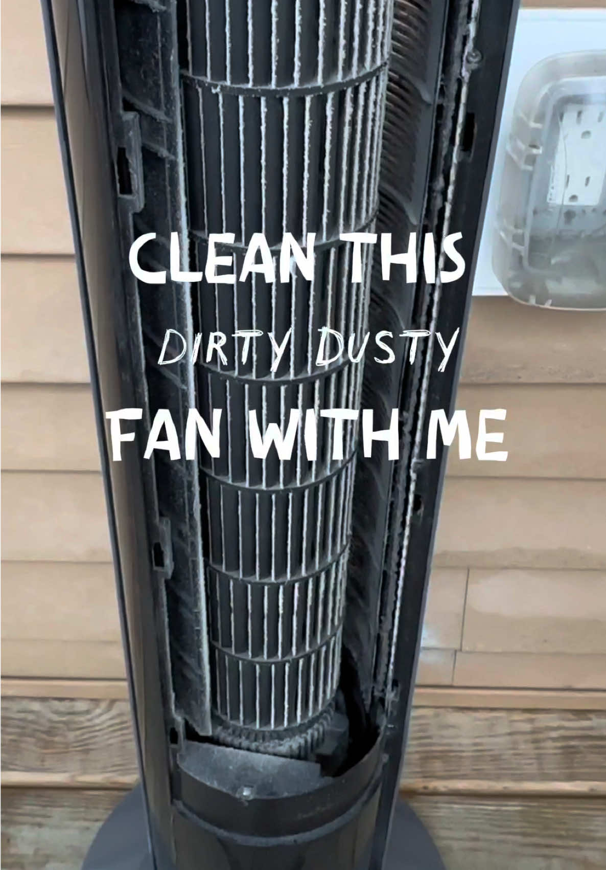 Why was I about to clean this inside 😂😂😂😂 Say bye bye to dust!!! I’ve never seen so much dust from a fan in my life!!!!! 🤦🏾‍♀️ #fancleaningbrush #cleaningfan #fanbrush #dustremovalbrush 