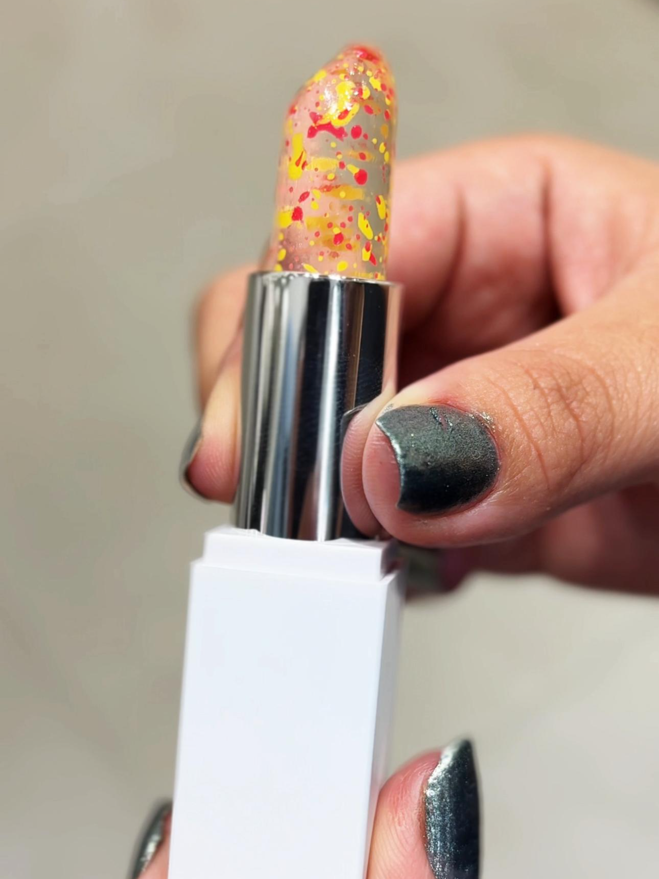 Um toque de cor só seu! 💋 O Paint of Love PH Lip Balm da KIKO Street Heart se adapta ao pH da sua pele e revela o tom de rosa perfeito pra você! #KIKOMilano #maquiagem #lipbalm  #amor