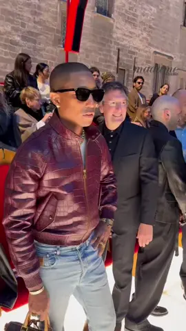 @Pharrell @Louis Vuitton  #louisvuitton #pharrellwilliams #pharrell #TikTokFashion #fyp 