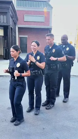 We died laughing -. #foryoupageofficial#fyp#fy#fypジ fyppp#viral#viraltrend#viraltren #ding#viraldance#viraldancechallenge#challenge#challenges_tiktok #ChickenDance #TikTok Trend #FunnyDad #DanceChallenge #ChickenMoves #FamilyFun #DadAndKids #ChickenVibes #DancingDad #FunkyChicken #Dad Humor #TikTokChicken. #Funny Dance #Chicken #Family #DanceJoy #KyllingDans #TikTok #Trend #MorsomFar #hahaha #usa #real #🤣🤣🤣 