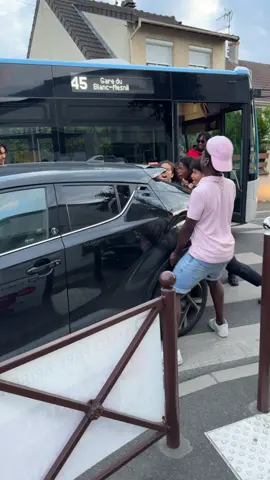 Quand un perturbateur bloque la route 😂😂