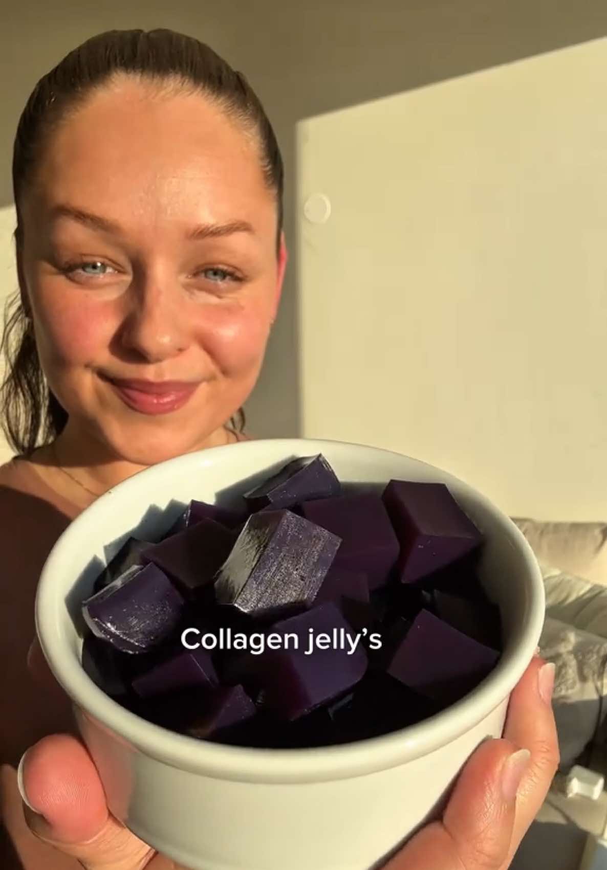 @health.by.balance  Collagen jelly’s 🍊🍎🦋  This jelly is your new beauty snack! No sugar. Just fruit, collagen-boosting gelatin & a magical color from butterfly pea powder. Would you try it? 🥰 💕 Ingredients: 	•	1 orange 	•	3 red apples 	•	2 tbsp natural gelatin 	•	1 tbsp butterfly pea powder 💜👩‍🍳Instructions: 	1.	Peel and chop the orange and red apples. 	2.	Blend all the fruit together with the butterfly pea powder. 	3.	Strain the mixture using a cheesecloth to remove lumps. 	4.	Pour the liquid into a pot and heat on low – do not boil. 	5.	Add 2 tbsp of natural gelatin while stirring continuously until fully dissolved. 	6.	Pour the mixture into a mold or container. 	7.	Refrigerate for 2–3 hours, or until set. 🍊Benefits: This snack is rich in vitamin C, supports collagen production, and gives you a boost of antioxidants – all with no refined sugar! Call to action: Would you try this for glowing skin? Comment “YES” if you’re in! Tag a friend who needs this 😘 #healthyskin #foreyoupage  #collagen #creatorsearchinsights 