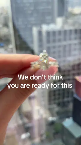 For those who love the unique engagement ring 💍 #engagementring #engagementrings #diamondring #diamondrings #uniqueengagementring #uniquering #uniquerings 