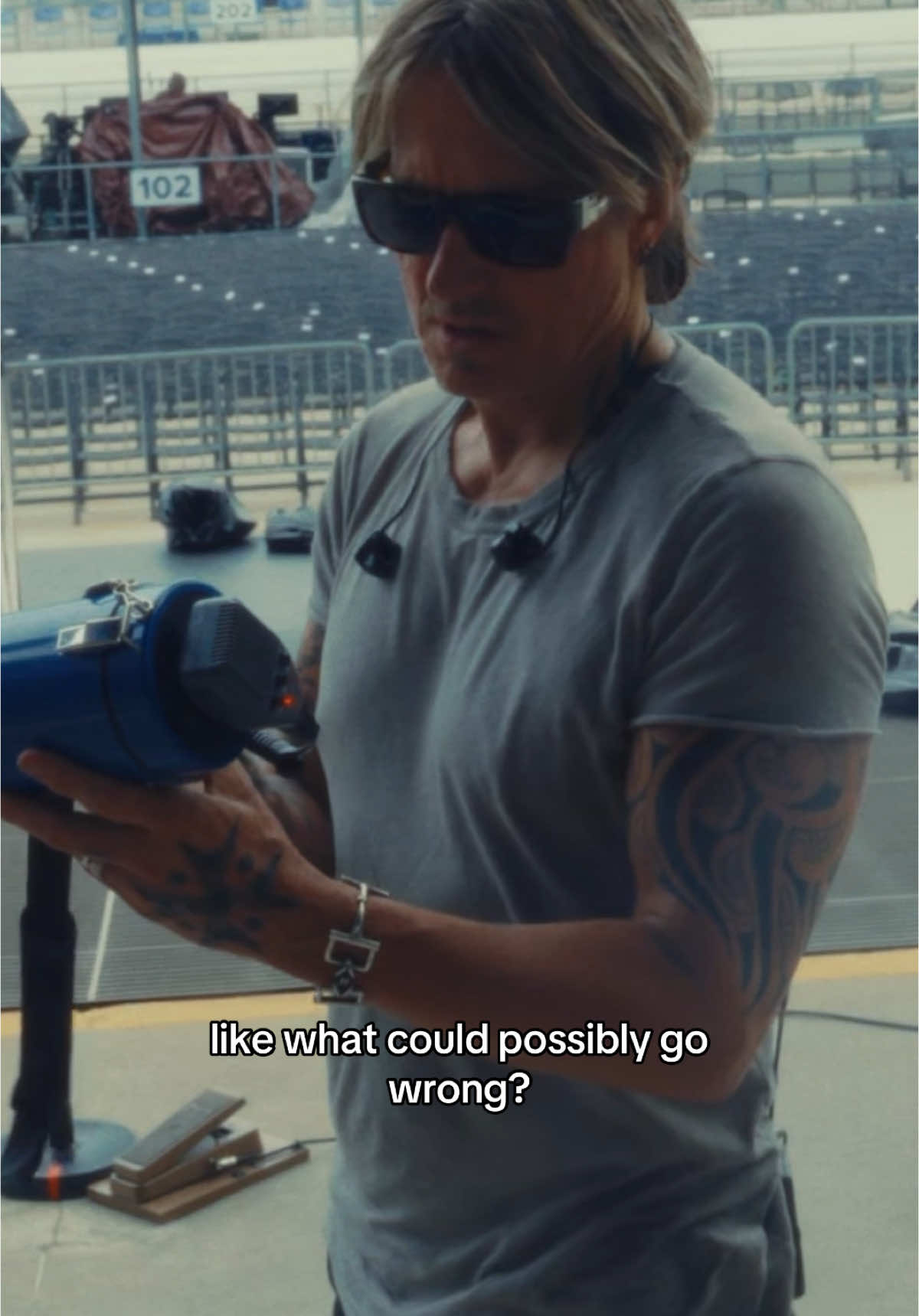 come out and join the circus 🤣🚨 night 1 of the #highandaliveworldtour here we go !!!!! 