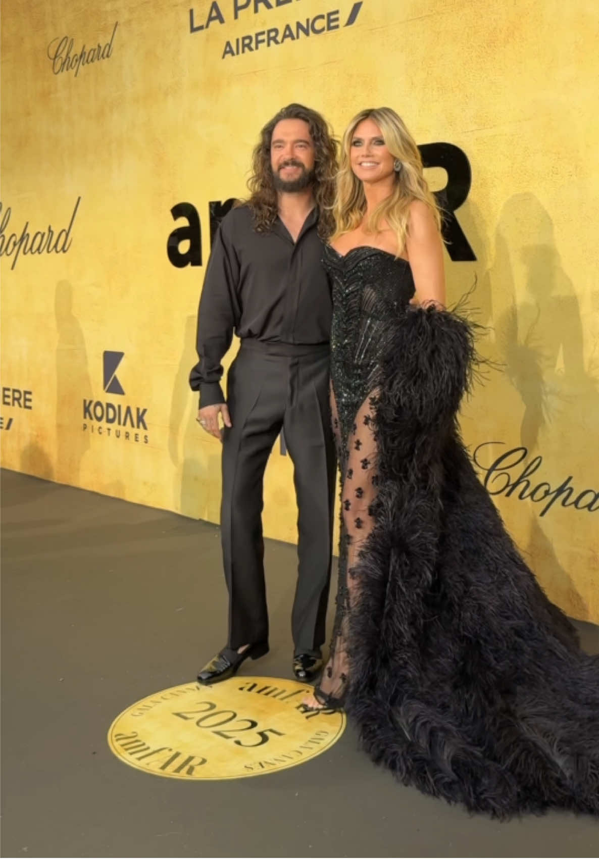Everyone deserves a hype man like Tom Kaulitz 🔥 #amfARCannes #Cannes2025 
