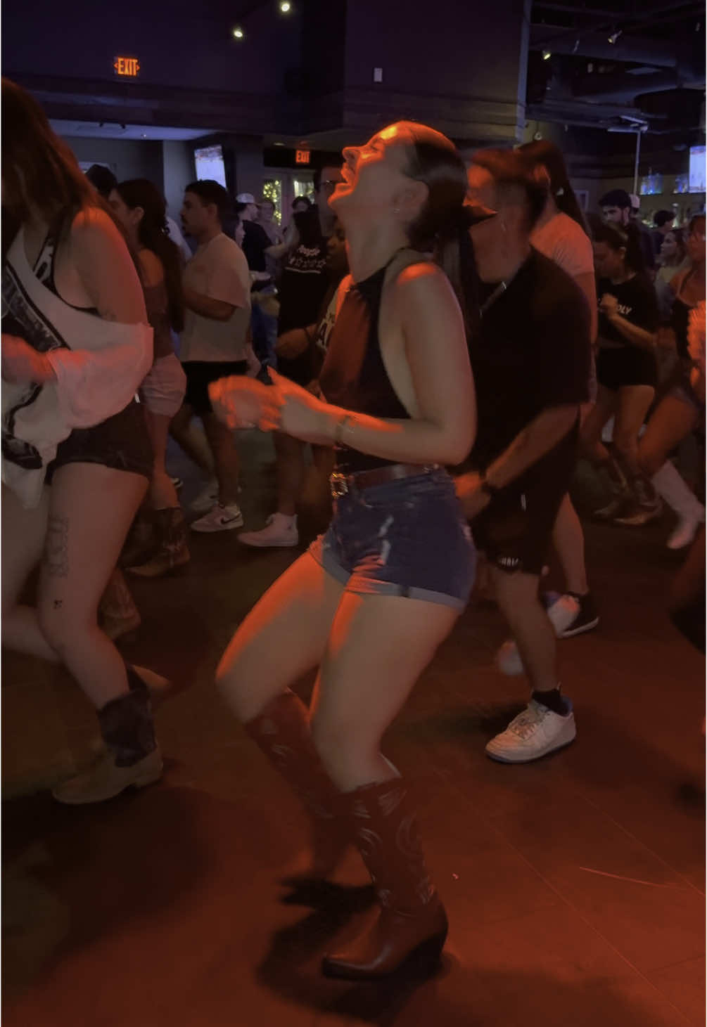 @Dj ILLMANIK never fails to make me laugh😭 I ❤️ TATLO!!!! @Pub52miami  #fyp #linedance #linedancing #tatlo #turnallthelightson #dance #miami 