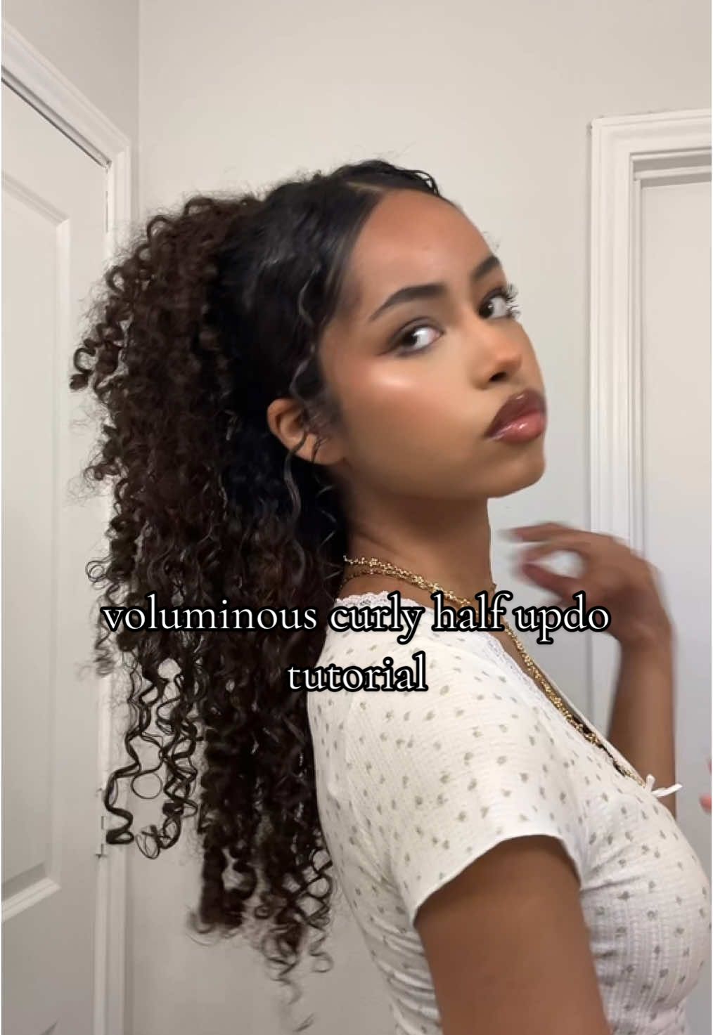 quick one #curlyhairtutorial #hairtutorial #curlyhairstyles #halfuphalfdown #volume #easyhairstyles #fyp 