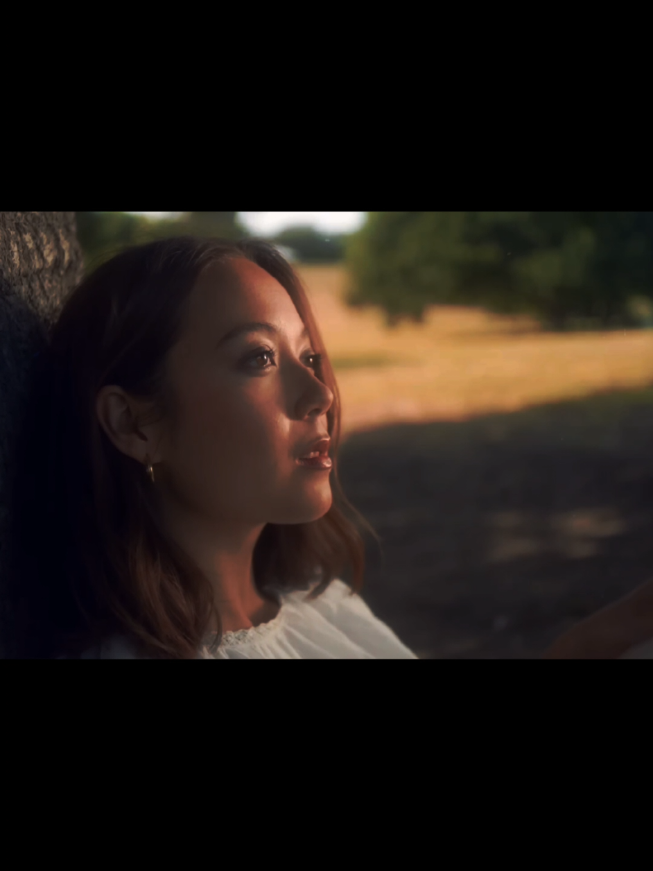 i looooove this videoclip #luv #laufey #laufeyedit #edit #fyp #fy 