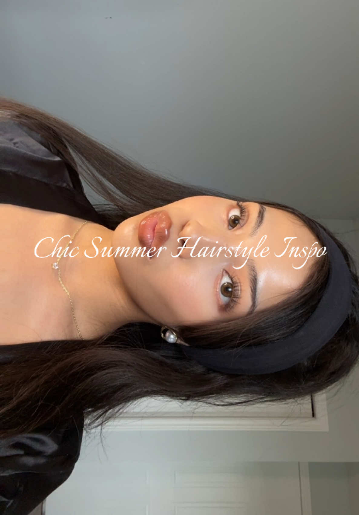 chic summer hairstyle inspo🤍 #hairstyle #hairtutorial #summerhairstyles #elegant #audreyhepburn #hairstyleideas #eleganthairstyles #chic #hair #elegance 