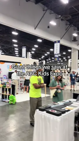 We saw some GIANT things this week at ABC!  #abckidsexpo #abc #baby #babygear #stokke #babybjorn #radioflyer #sleepsack #funny #fyp