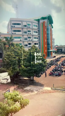 Di balik megahnya dinding kampus ini, tersimpan ribuan mimpi yang sedang tumbuh perlahan—dengan ilmu sebagai cahaya, dan harapan sebagai arah. #UINSATU #uinsatutulungagung #fyp #cinematic 