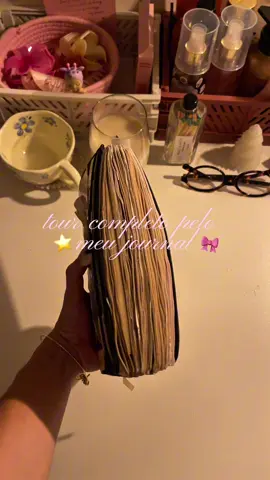 as páginas melhorando com o tempo 🥹🤏🏼💗 muito gratificante ver um journal acabado #journal #junkjournal #junkjournallover #journalgirly #journaling #scrapbookjournaling #junkjournal #BookTok #pinterest #lovepinterest #pinterestvibes #cleangirlcore