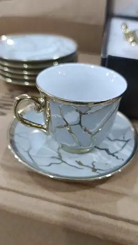 Comece o dia com estilo: descubra nossas xícaras de café exclusivas!