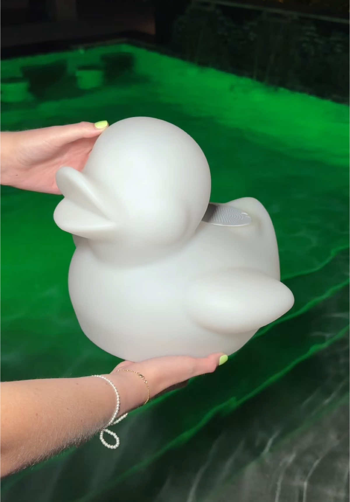 I found the cutest speaker for your next pool day!🦆💦🔊 #waterproofspeaker #amazonsummer #amazonpool #kortneyandkarlee 