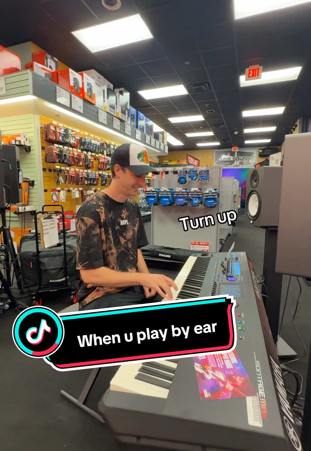 When u play by ear and the last one hits different #cyran #piano #musicstore #synth 