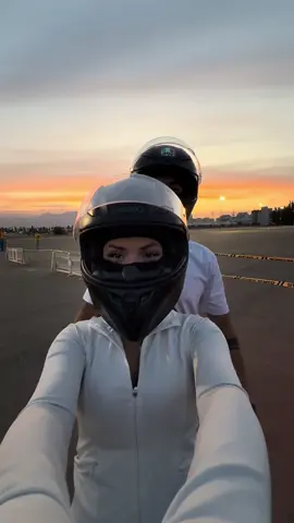 Ona sarıldığın an huzur bulmak ❤️#keşfet #Love #motorcycle #foryou #aşk #fyppppppppppppppppppppppp #moto #keşfetteyizzz #fyp #couple 