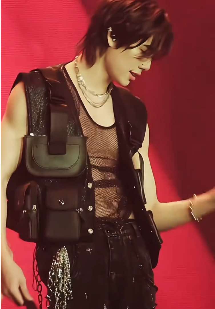 🧡 #badgirlslikeyou 🤍 #lolfanfest2025 #badgirlslikeyou  #pondphuwin  #ppnaravit  #phuwintang #ปอนด์ภูวินทร์ Cr.HONNY