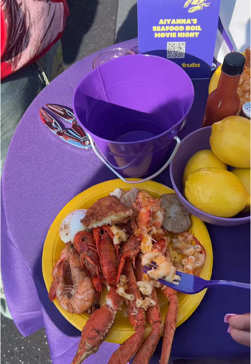 Thanks @Tubi for the most amazing seafood boil night EVER🥹🦞 #tubipartner 