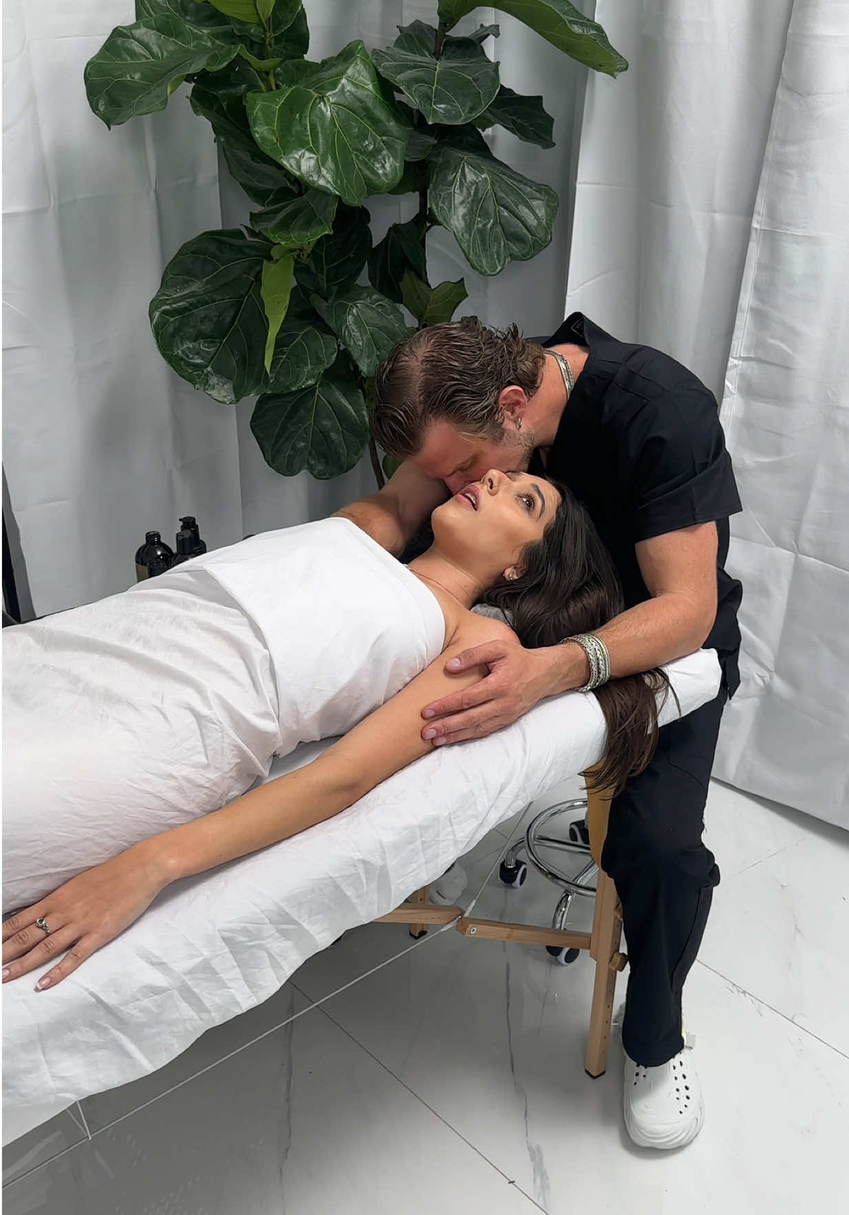 Unlock the power within with a revitalizing chest massage that commands attention! Feel how each stroke unleashes tension and amplifies your spirit, ensuring you conquer your day with unmatched vigor 💪✨#educational #certified #licensed