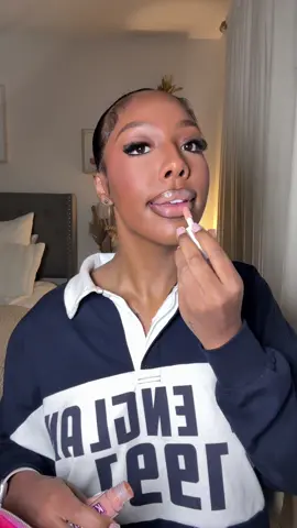 flawless glam once again! base routine is posted. 😍 @elfcosmetics primer + concealer (deep cinnamon) @NARS Cosmetics foundation (Belem) + Laguna contour (04) @tarte cosmetics concealer (tan sand) @Juvia’s Place liquid blush (Pink Lady) @Maybelline NY pressed powder (sun beige) @Laura Mercier translucent powder (honey) @Makeup Revolution bronzer (2 warm) + setting powder  @Ulta Beauty flushed blush (pink smoke) #softglam  #brownskinmakeup  #beautycreator 