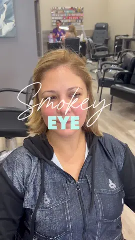 Smokey eye de impacto 🤩, no van a poder dejar de mirar esos ojos ✨🦋