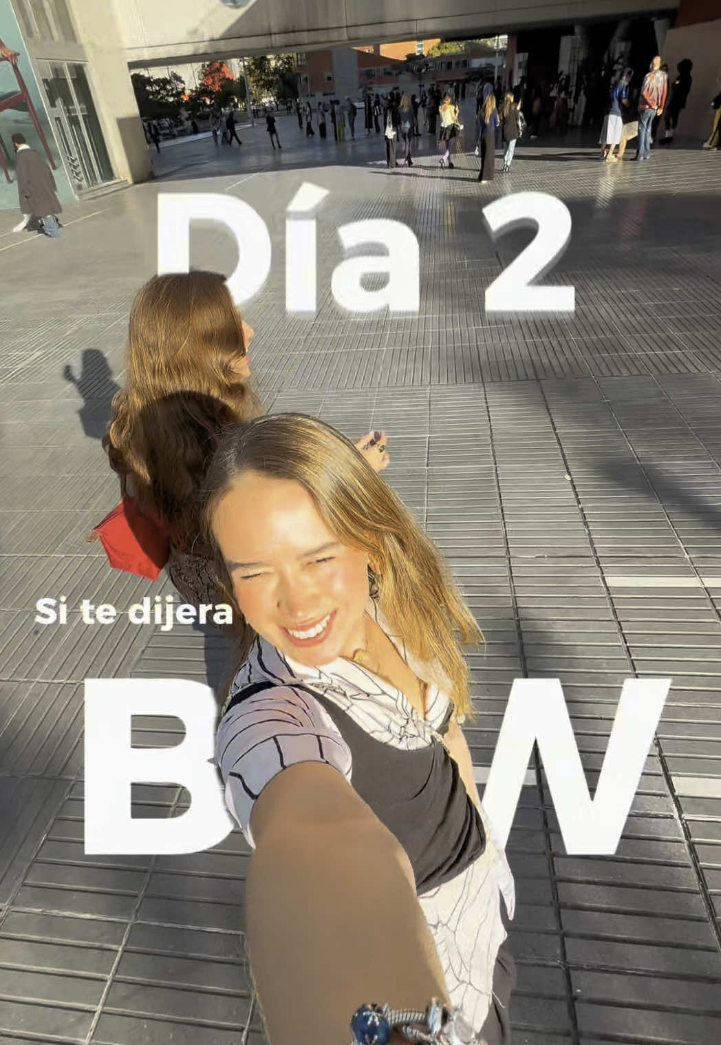 Fui al Bogotá Fashion Week sin invitación y terminé en el espacio más underrated: la rueda de negocios. ¿Sabías que acá marcas colombianas pueden escalar su negocio y conectar con compradores internacionales? No solo es moda, también es estrategia, visión y comunidad. Para las que queremos emprender y no sabemos por dónde empezar 👀 #bfw2025 #fashionweekcolombia #modaconproposito #fashiontoklatam #emprenderenmoda #DetrasDelFashionWeek #NoFrontRowNoProblem #fashionisbusiness #estilocolombiano #fyp #ParaTi #tiktokcolombia 