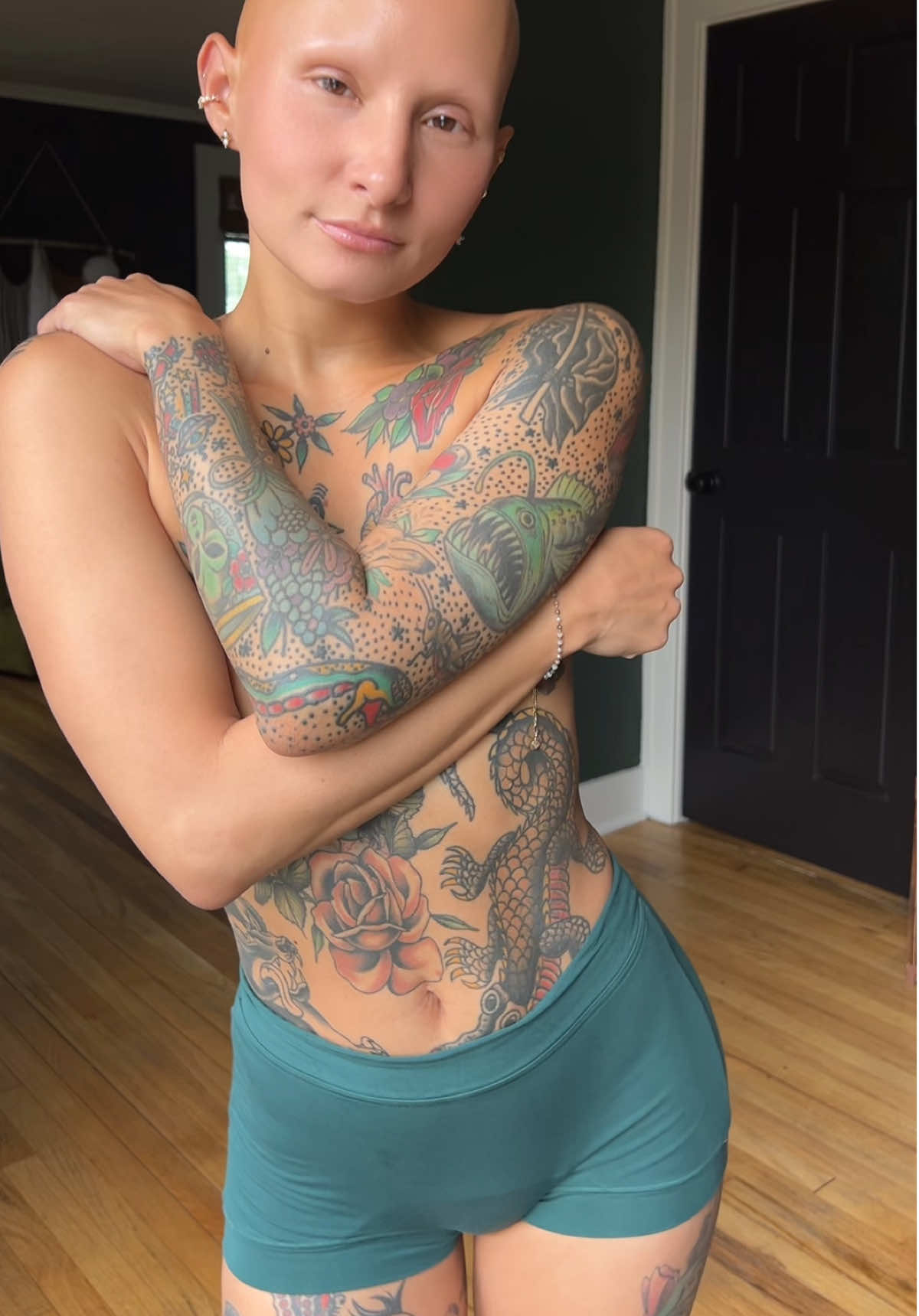 I LOVE BEING FULL OF MYSELF 🦋🤍✨  #bodyimage #alopeciaawareness #brca1 #alopecia #mastectomy #relatable #bodytransformations #bodyjourney #selflovetips #aestheticflatclosure  #womenempowerment #bodypositive 