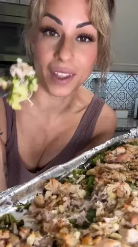 Chicken Broccoli Feta sheet pan meal 🥦 Recipe by @.cookwithbrooke Ingredients: 1 rotisserie chicken, 3-4 crowns broccoli, 6oz feta, 1 tbsp greek seasoning, 2 lemons(juiced) OPTIONAL: italian seasoning Shred up your rotisserie chicken and set aside. Chop and wash your broccoli and pat dry. Lay out the broccoli on the sheet pan and spray them down with a little olive oil or avocado oil. Sprinkle generously with Greek seasoning. Top with chicken then feta. Add dollops of pesto and bake on 450° F for 15 min. Squeeze lemon juice over everything and Enjoy! #ketogeniccom #ketodiet #healthylifestyle #ketoforbeginners #ketosheetpanmeal