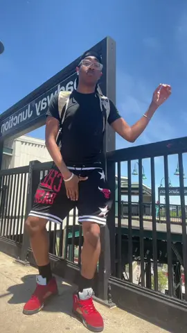 Comment what year you were born‼️ #trend #savagenauli #newyork #brooklynny #foryou #foryoupage❤️❤️ #fypシ #broadwayjunction #contentcreation #elitezippers #nikeelitebackpack #backpackzipper #xyzbca 