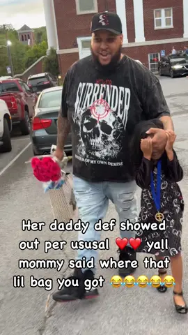 Her dad lied yall😂😂 small bag my butt#foryou #Foryoupage #Fyp #viral #explorepage #Explore #reels