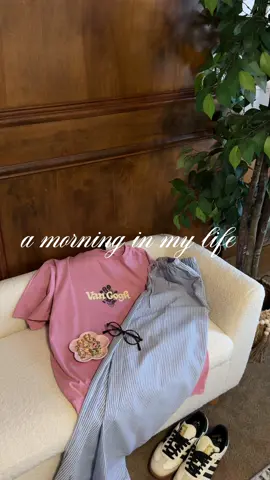 Morning in my life | happy Friday 💗✨ Que tal fue su semana girlies? 🫶🏻 Products I’m using: Niacinamide serum: @Glow Recipe  Vitamin C: @The INKEY List  lip treatment: @AquaphorUS Moisturizer: the inkey list Sunscreen: @LaRochePosayUS Agua termal: @Eau Thermale Avène  Concelear: @Too Faced @elfcosmetics  eyebrow gel: elf cosmetics Bronzer: @NYX Professional Makeup  Blush: @Rare Beauty and Bissu  Setting Powder: @Laura Mercier Eyeliner: @bissu  eyelash curler: @SHISEIDO Rímel: Prosa Blusa: @H&M Pants: @SHEIN  Jewelry: @Amazon (Amazon page link on ig: yulissa_floress) Glasses: Amazon link on insta Tennis @adidas  purse: SHEIN  Lip balm: @Summer Fridays vanilla  @target ✨ #morning #morningroutine #morningvlog #morningvibes #morninginmylife #morningmotivation #morningcoffee #morningcoffee #adayinmylife #adayinthelife #adaywithme #coffee #coffeetiktok #coffeetok #coffeetime #grwm #getdressedwithme #beauty #makeup #MakeupRoutine #skincare #skincareroutine #skincaretips #skincareproduct #target #targetmusthaves #errands #errandswithme #errandsvlog #Lifestyle #lifestyleblogger #dailylife #outfit #outfitinspo #outfitideas #outfitinspiration #outfitcheck #ootdinspo #ootdfashion #ootdinspiration #ootds #ootdstyle #creatorsearchinsights 