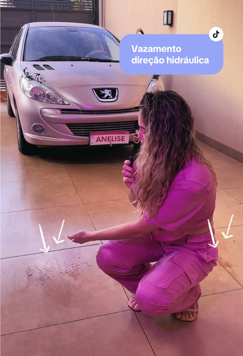 A direção travou: vazamento do fluido. Enquanto não descubro a causa, aprenda comigo se a sua direção é hidráulica o que comprar e como repor. 🥲🚘  Por aí tá em dia?  #carro #dicasautomotivas #Pinkgeot #peugeot #direçãohidráulica #manutencaoautomotiva