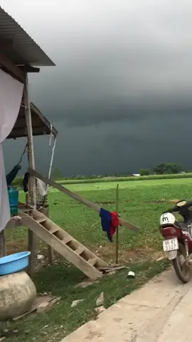 Chuyển chứ chưa mưa 😅