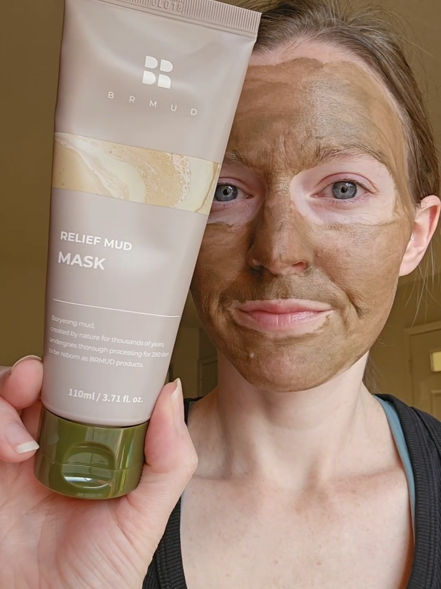 BRMUD Relief Mud Mask This celebrity's choice mask contains soothing ingredients like centella asiatica (my fave) and other fantastic ingredients that help absorb excess oil and regulate sebum production. It's gentle, yet exfoliating and doesn't dry the skin out! #BRMUD #CardiBmudmask #Koreanskincare #Kbeauty #BRMUDMask #kmudmask #brmudmudmask #mudmask #porecare #kskincare #koreanbeauty #skincare #trendingskincare #trendinghashtag #fyp #trendingbeauty #viralskincare #viralkbeauty #viralskincareproducts 