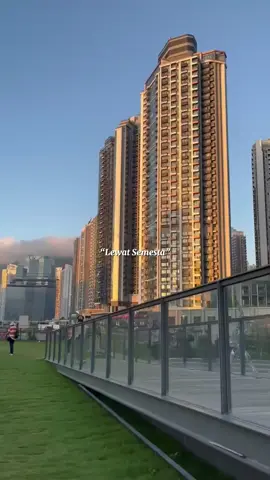 aku gendut? 😭😭😭😭😭😭  waya.e diyeeeeeettt😤✋️ jngn 🍨🍰🍟🍔🧋🧋🧋🧋😕