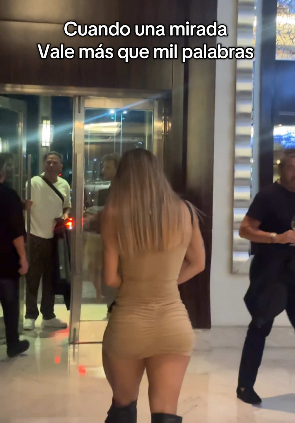 Me veo y me dan ganas de darme una cintareada... pero en mi defensa soy Aries y hablo como si fuera que estuviera retando ... @gabrielro. explica contexto por favor 🙈😝