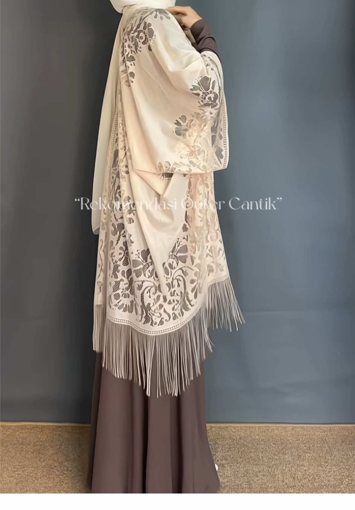 Rekomendasiii Outer super cantikk… Cocok buat ke acara apapaun, Ke kondangan✅ Ootd ✅ buat ke pantai ✅ #outer #outerterbaru #outercantik #outerpantai #longouter #longouterhijab #fyp #tiamonika 
