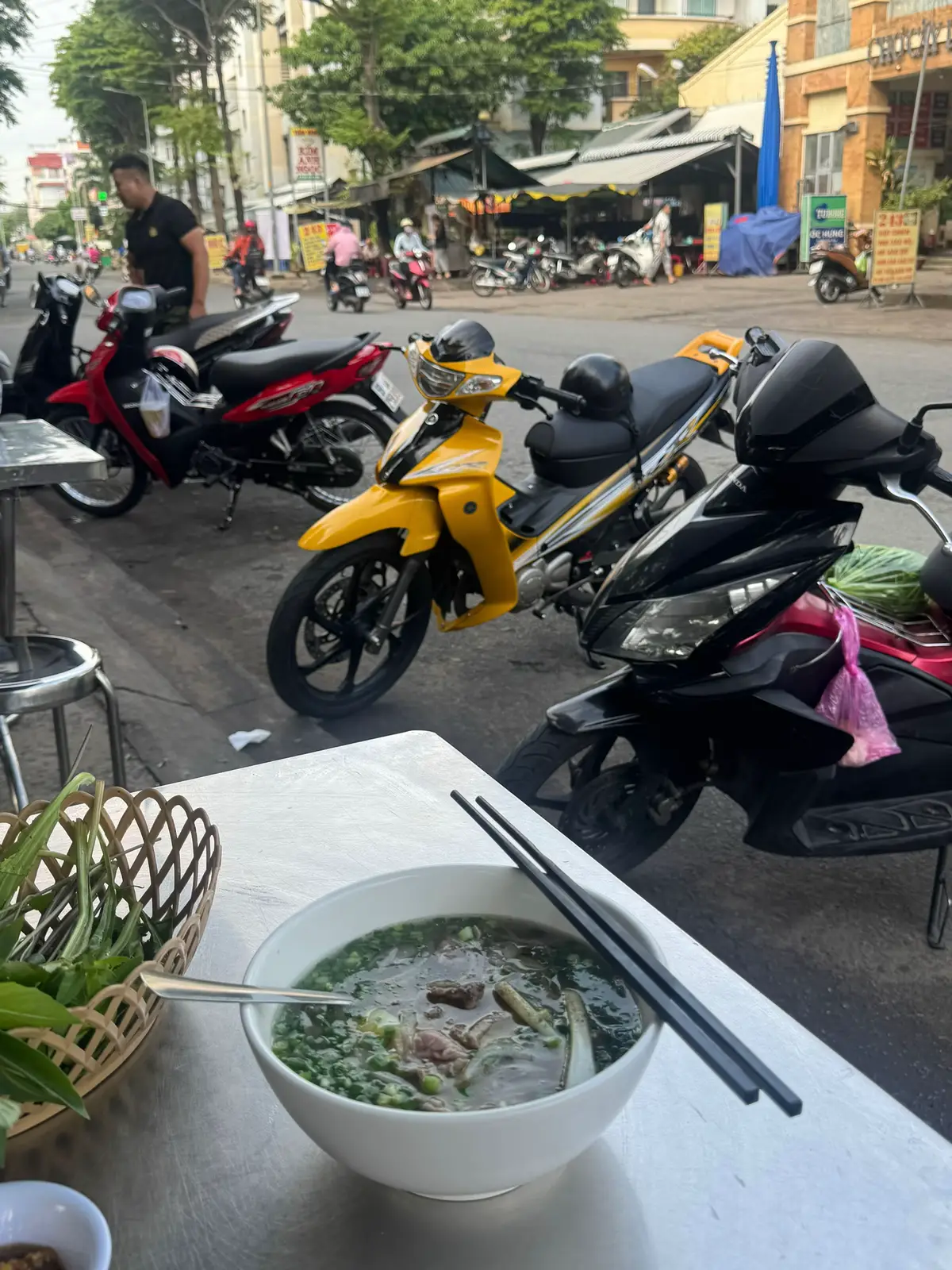 ăn rồi ra đồng thui anh em😂