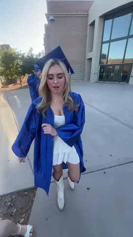 #graduation 👩‍🎓 @ella @rae 💘 