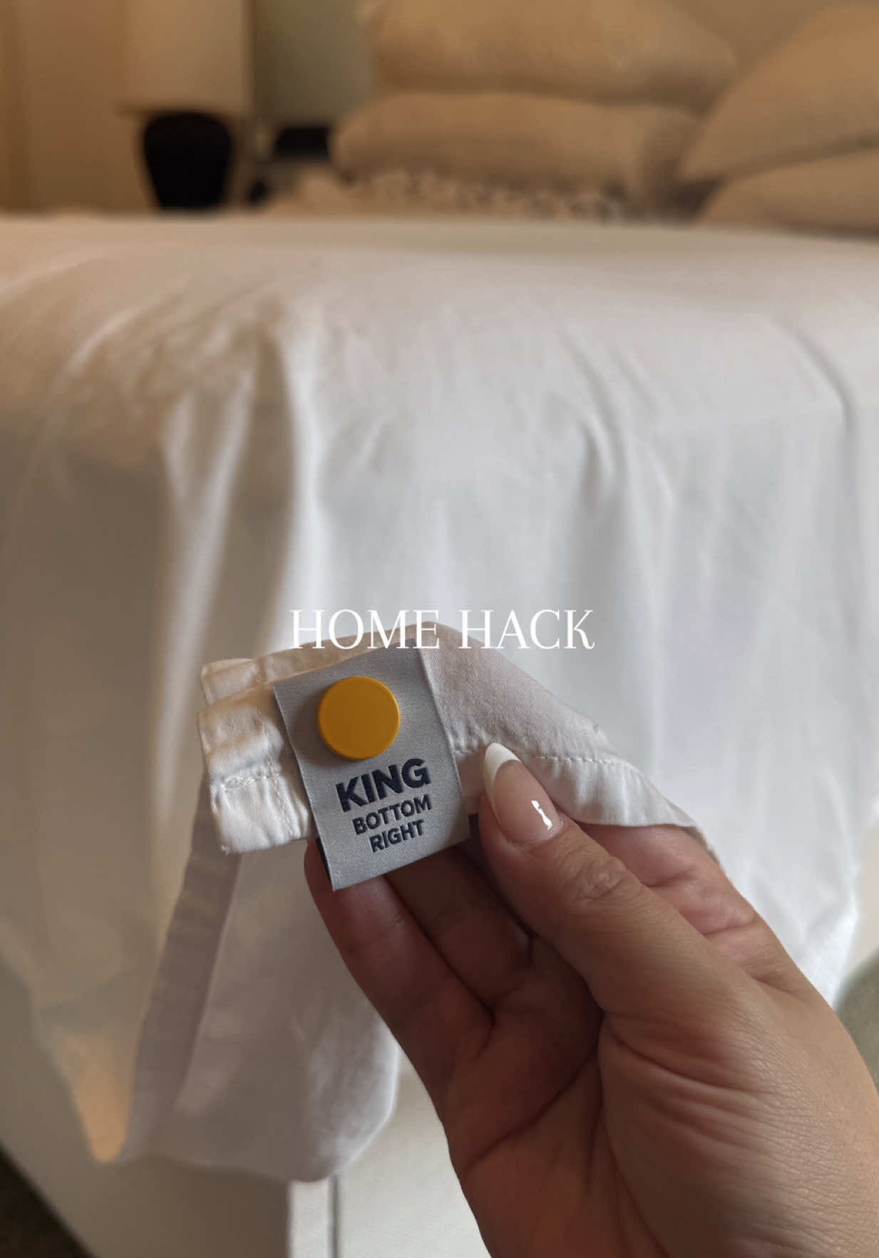 Where have these been all my life?🤯 Link is in my bio to shop!🤎  #amazonfinds #amazongadgets #sheetsnaps  #organizedhome #amazonmusthaves #laundry #homehacks #momhack #bedding 