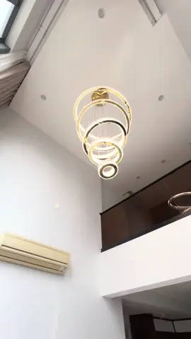 Thả thông tầng 5 vòng Kiểu cách đơn giản sang trọng. #umelight #xuhuong #viral #fyp #denchumphongkhach #denchumphale #denchum #denchumthongtang 