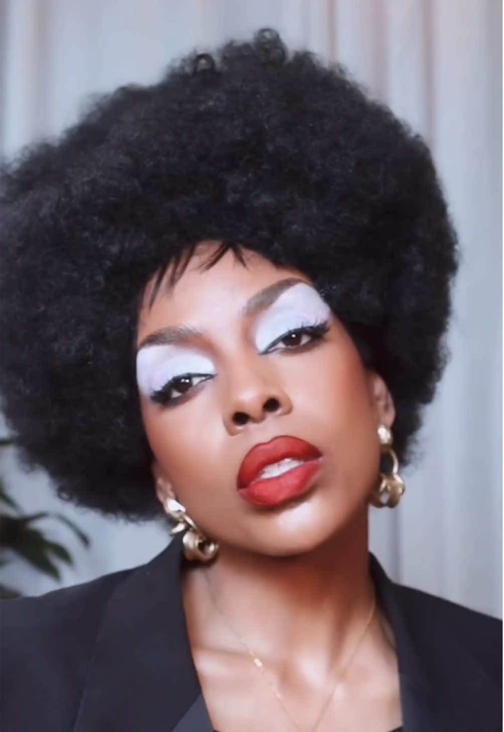 @EhlieLuna recreating Doja Cat’s Met Gala look using our ‘Player zone’ Play Pigment & Snow Bunny palette is so…gnarly ✨🤭 #trixiecosmetics 