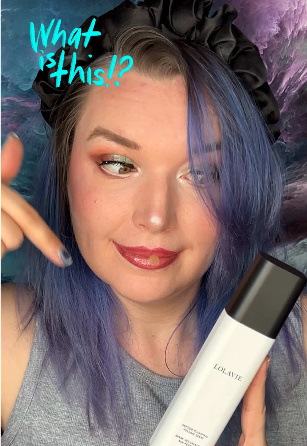 Volumizing spray from @LolaVie for the win! It’ll give you nice, healthy root lift, silky smooth hair and overall volume without weighing your hair down. I couldn’t ask for more🫶 _____________________________ #lolavie #haircare #volumizingproducts #volumizingspray #hairvolume #voluminoushair #volume 