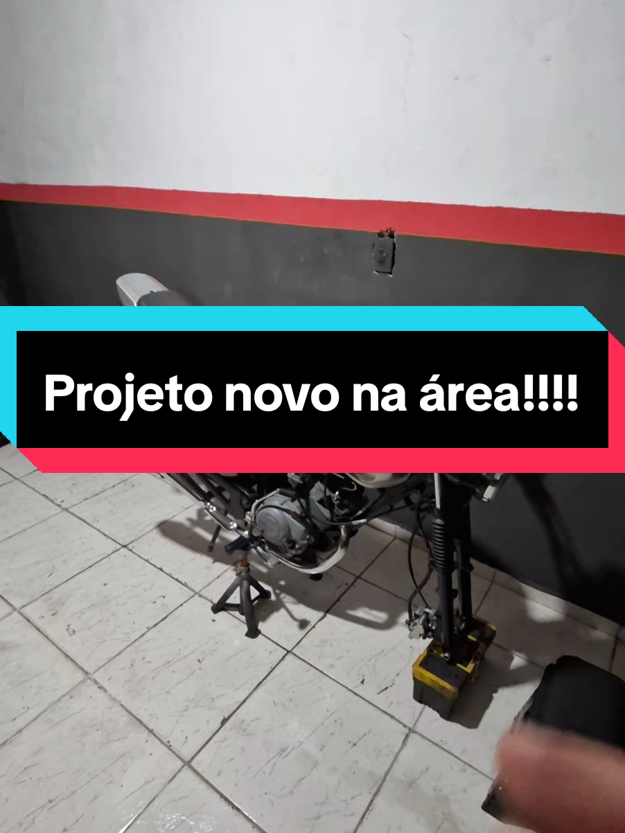 Tem projeto novo na área,da uma olhada nessa moto!!! #motocustomizada #viral_video #f #motos #videoviral #fyyyyyyyyyyyyyyyy #foryoupage #motocustom  @B2 Custom 