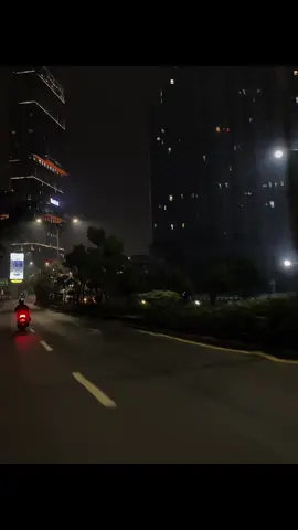 lupakanlah saja diriku bila itu bisa membuatmu bahagia.