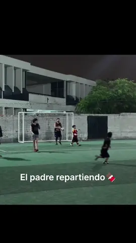 Antes de ser padre era pelotero😯 @El Padre Domingo  #padredomingo  #fyp #viral #parati #sachauzumaki #clips #kick #clipero #clips #foryou #clip #sacha #streamer #kickperu #kickperu💚 