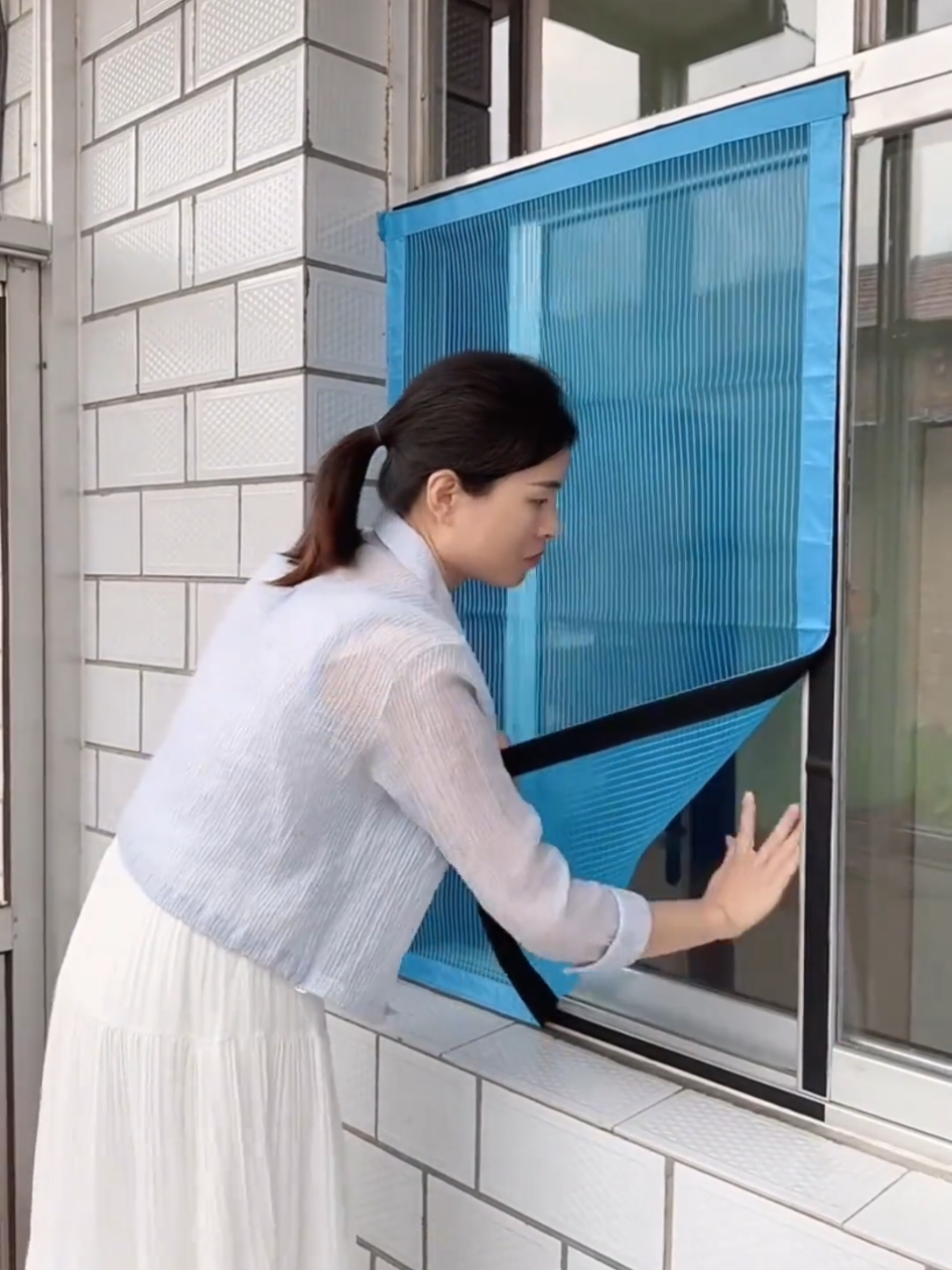 An toàn cho cả nhà với lưới chống muỗi côn trùng dán cửa sổ thông gió #tienichthongminh #tienichcuocsong #tienichhiendai 